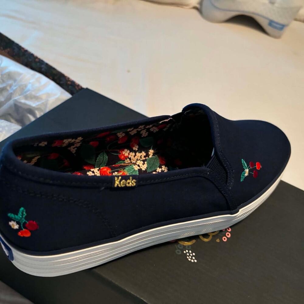 Keds x Rifle Paper Co. Triple Decker Cherry Slip-On Sneakers Navy US 8.5 M - Picture 8 of 10